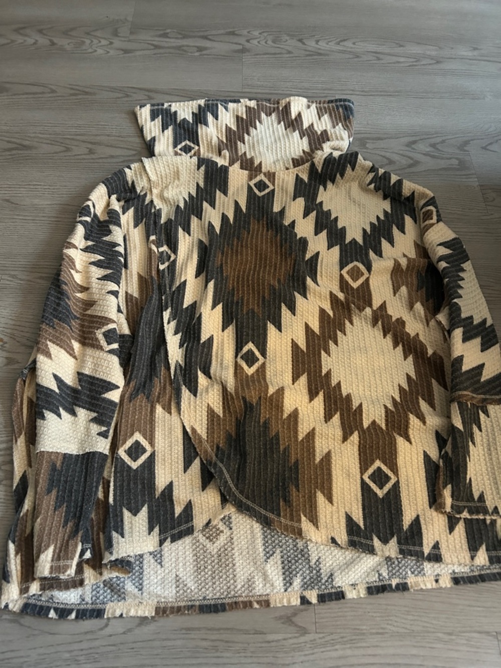 LuLaRoe Cream, Brown & Black Aztec Tunic 🌈